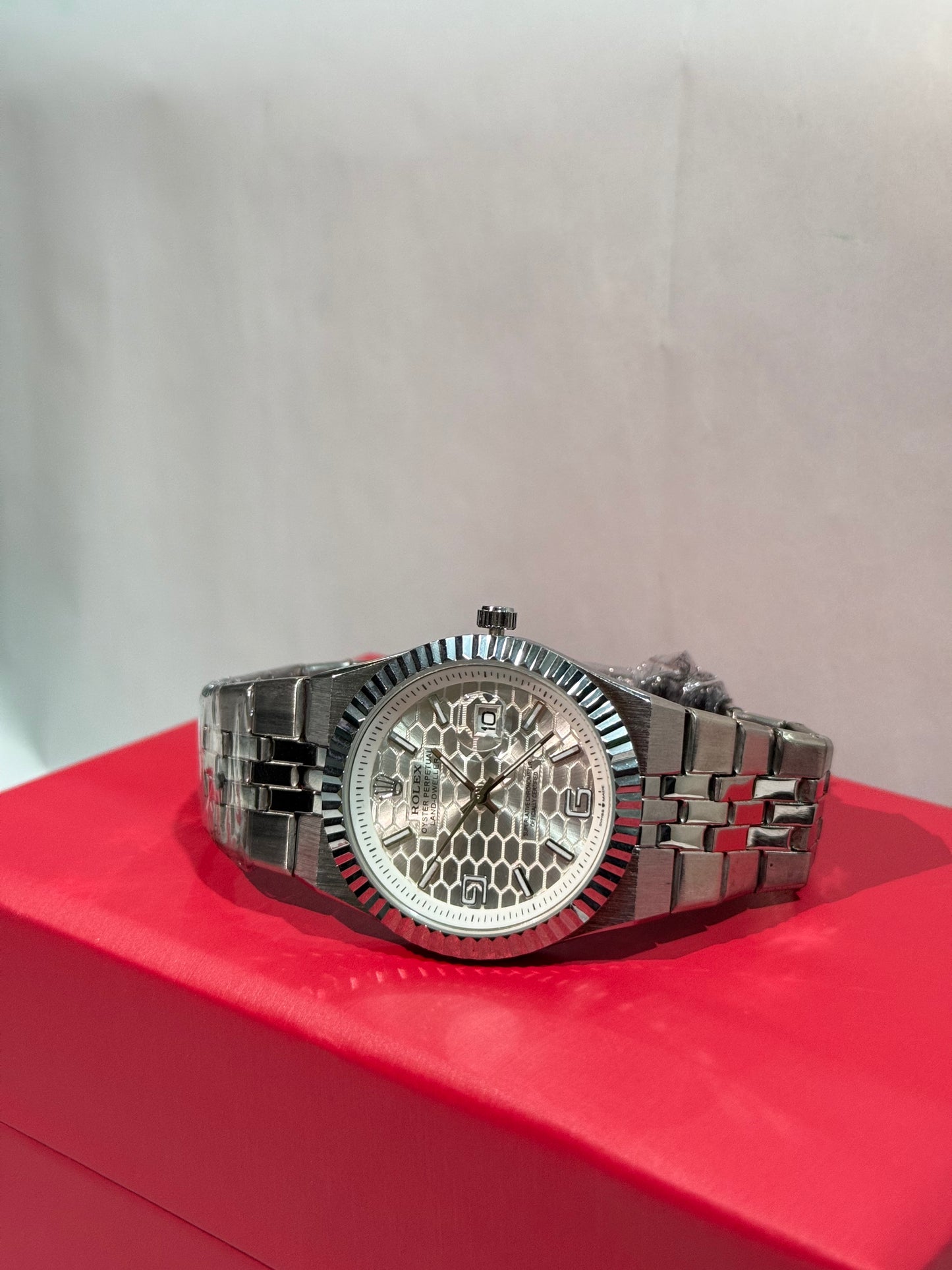 Premium Land Dweller | 40mm | Silver Chain | Black Textured Dial