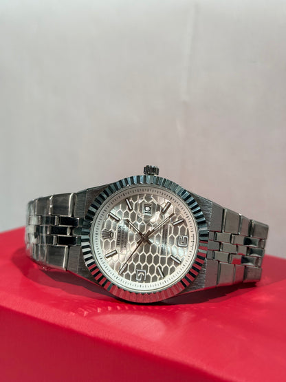 Premium Land Dweller | 40mm | Silver Chain | Black Textured Dial