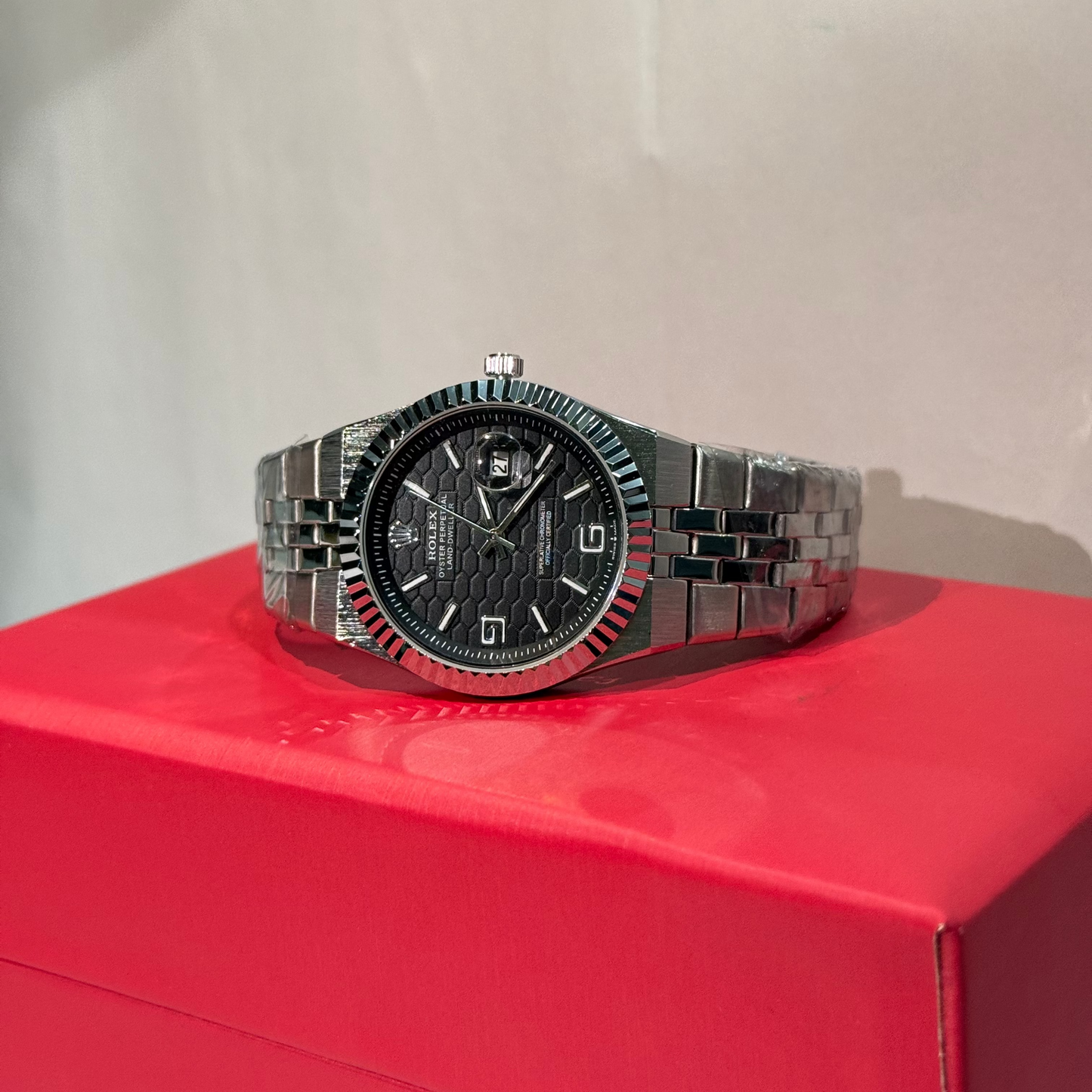 Premium Land Dweller | 40mm | Silver Chain | Black Textured Dial