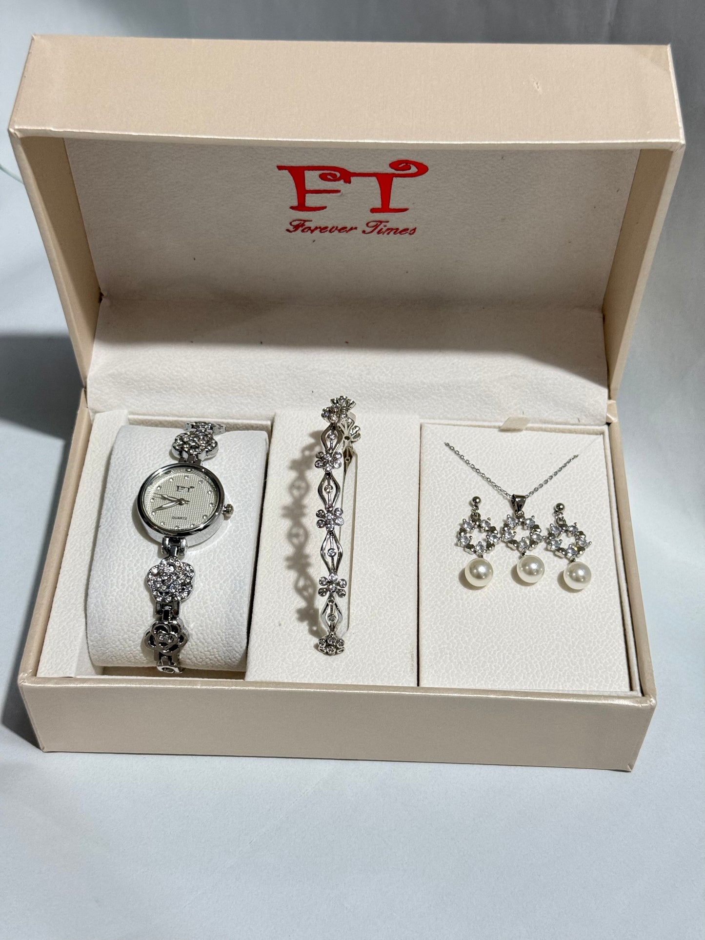 Girls Watch Luxury Gift Set – 3 Pieces