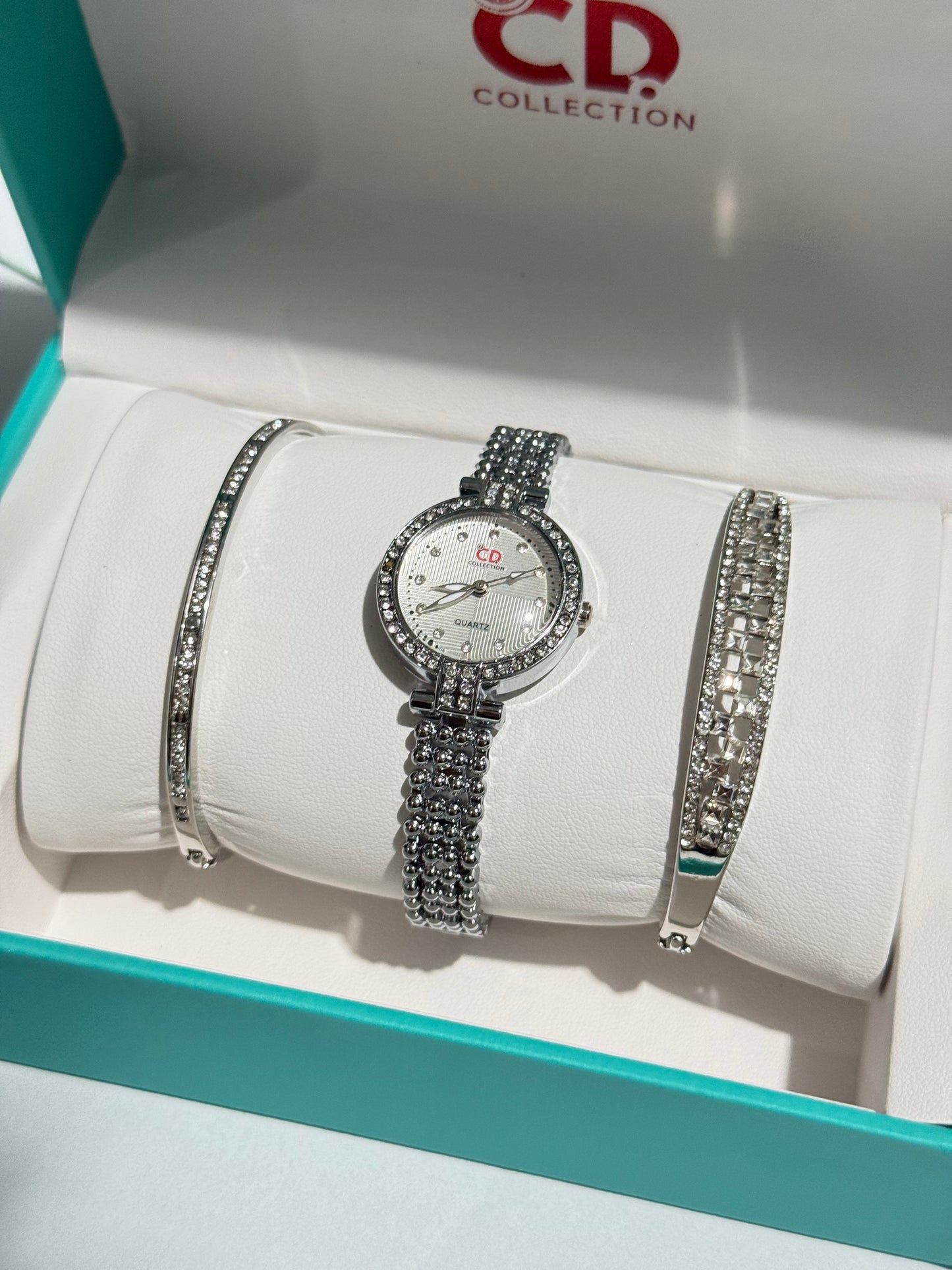 Girls Watch Luxury Gift Set – 3 Pieces Golden Gold Silver